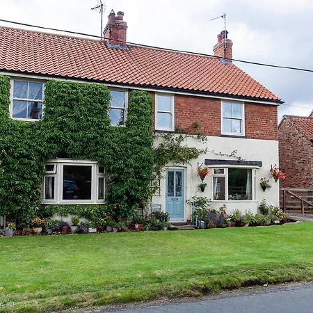 Holiday home The Cherries York